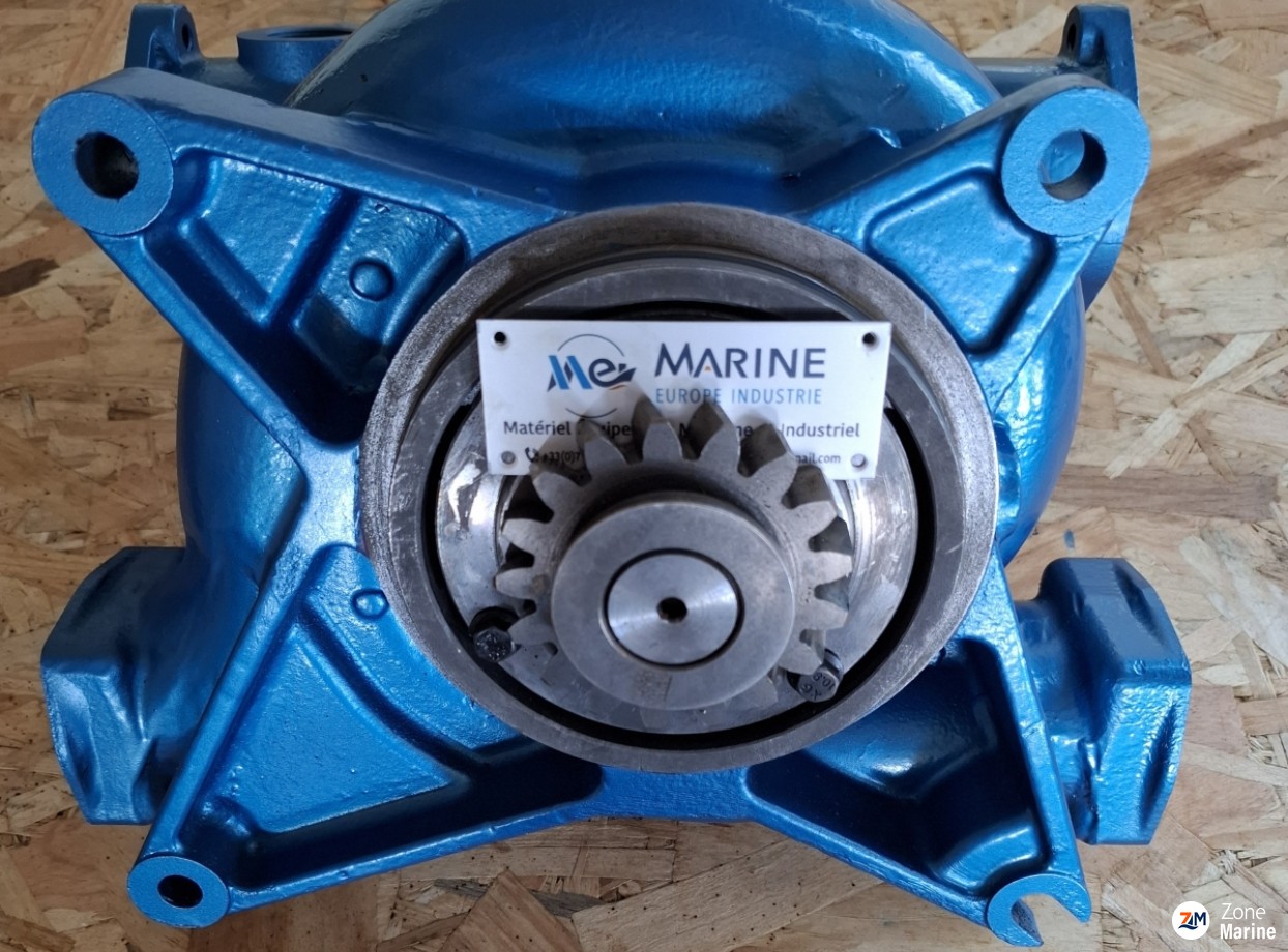 Pompe eau douce Baudouin 8M26 