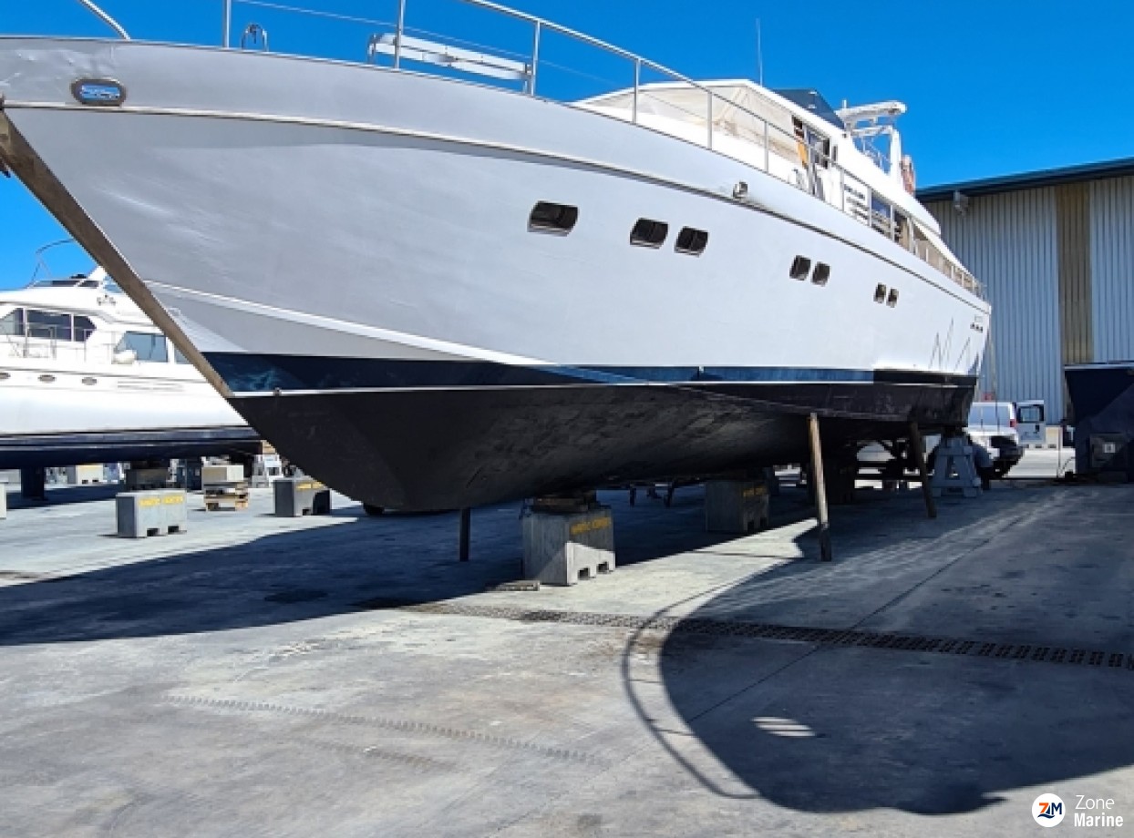 Motor-Yacht 
