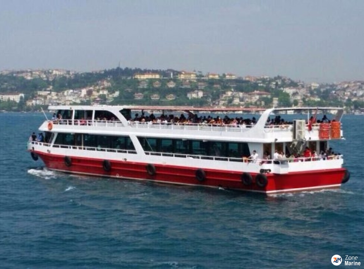 Bateau commercial restaurant 400 passagers 37 m rénové en 2016 