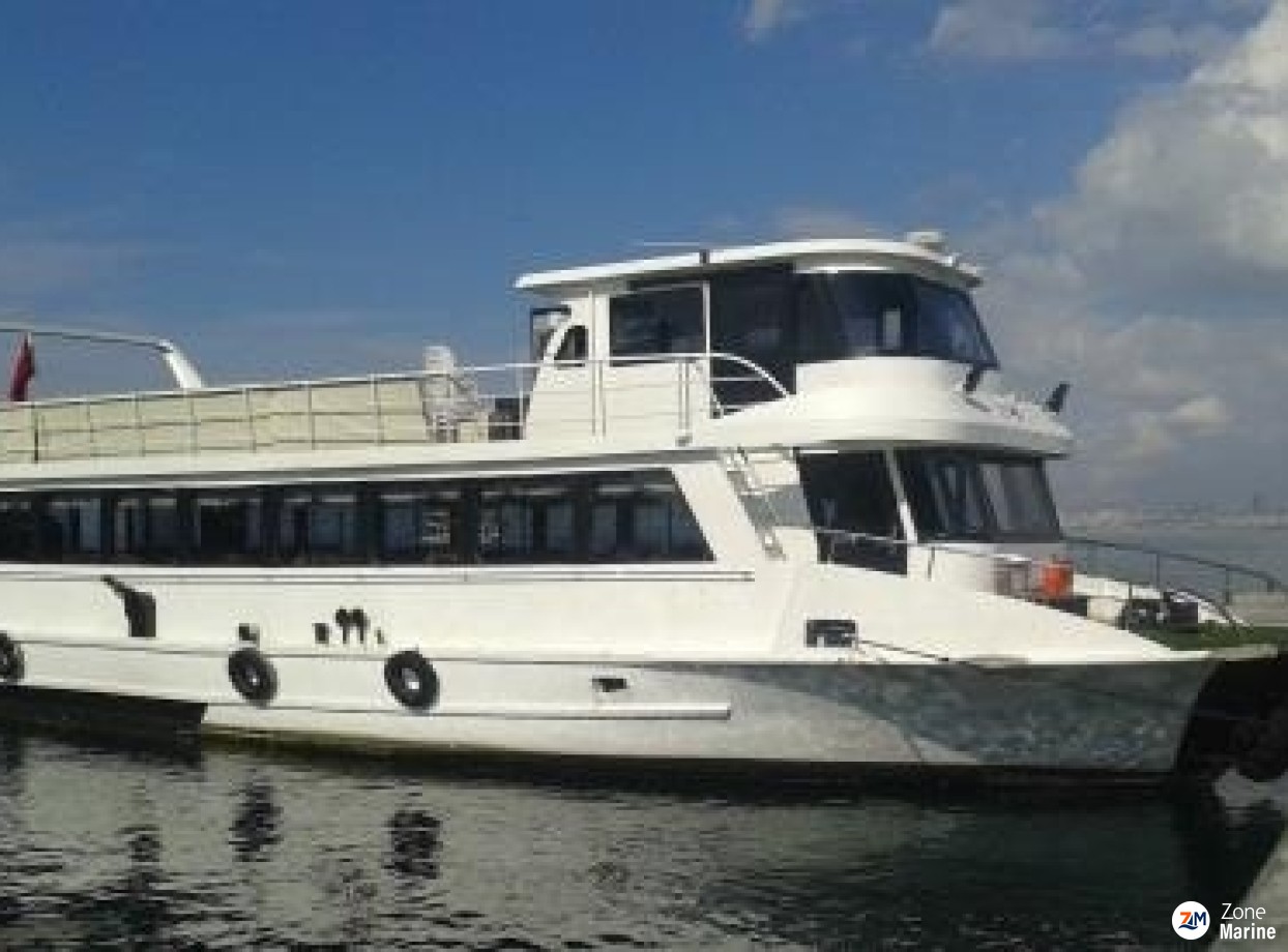 Bateau restaurant 120 passagers de 22 m rénovation en 2009 et 2016