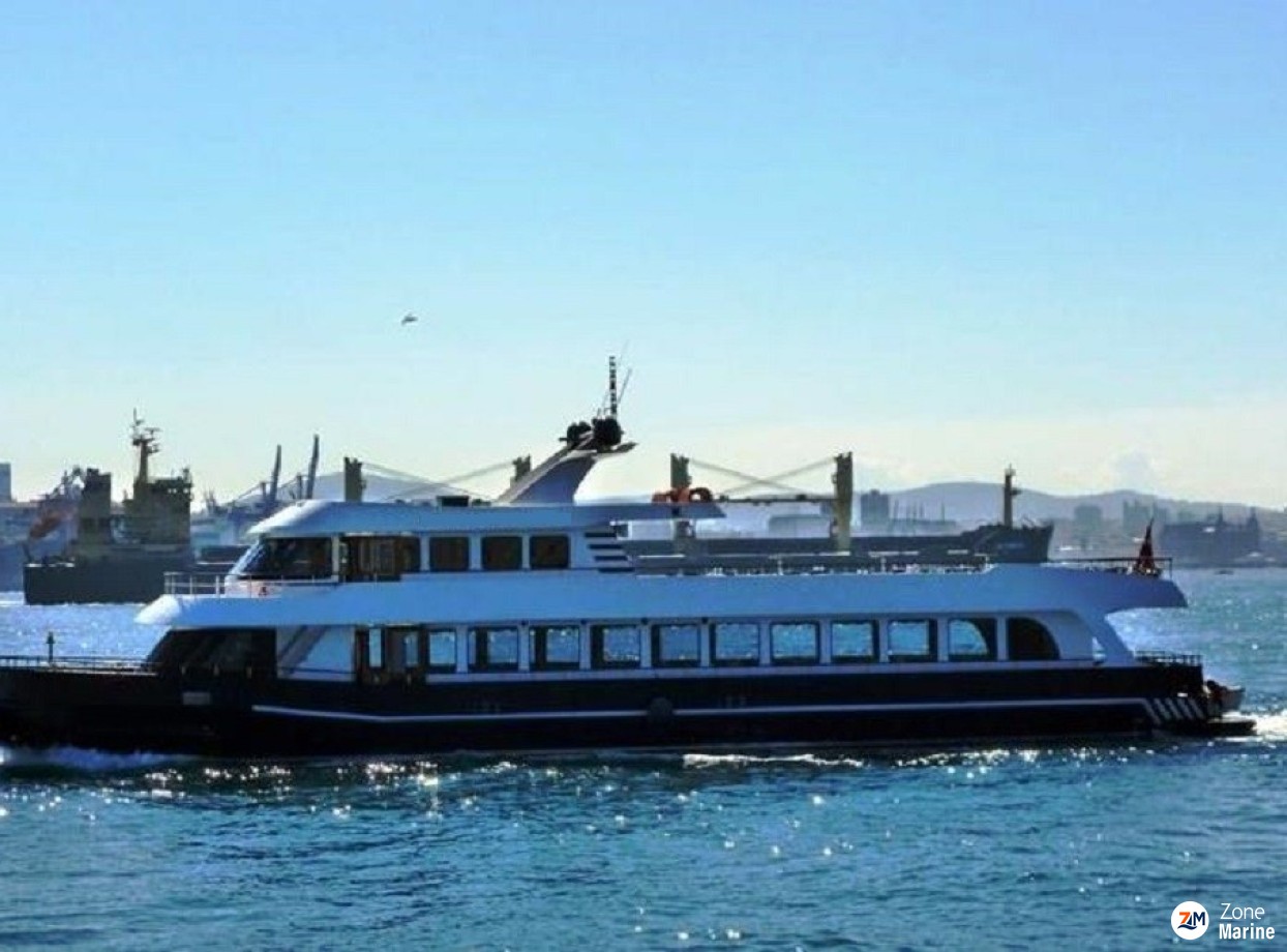 Bateau restaurant passagers de 32 m une construction en acier certifié de 2009. Rénové en 2017