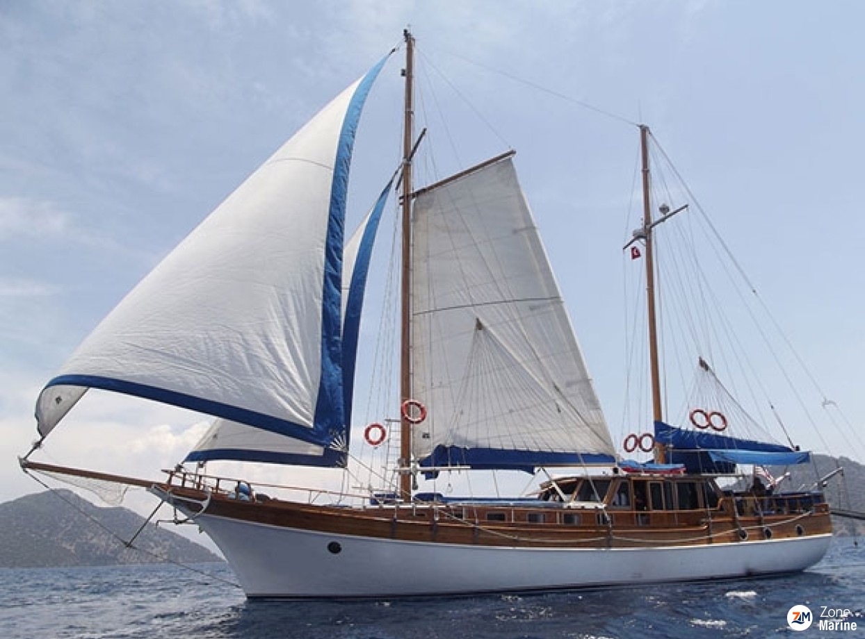 Ketch de 23 m avec 5 cabines pour 10 invités rénové en 2011