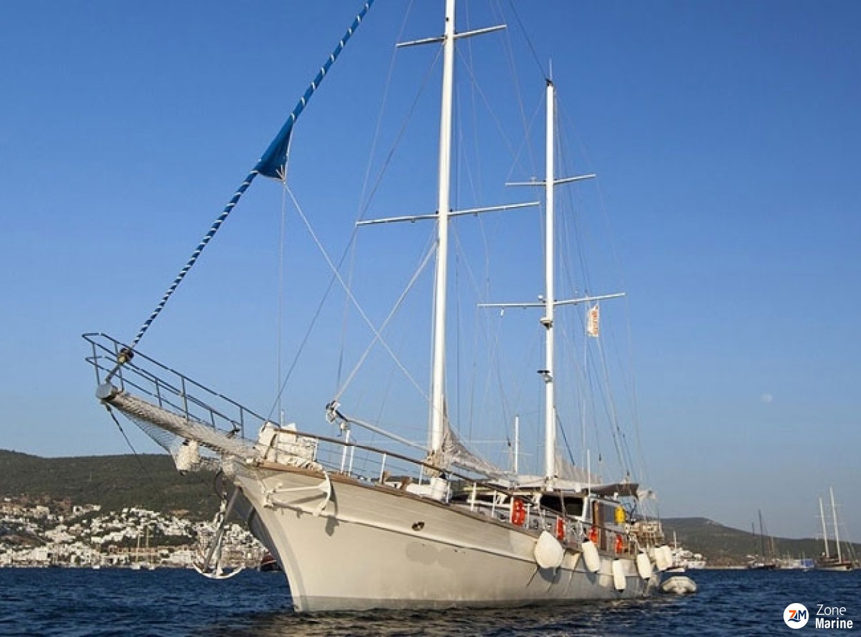 Superbe grand ketch de 32 m avec 8 cabines rénové en 2013 et 2019. Full voiles et moteurs 2 x 315 CV Caterpillar