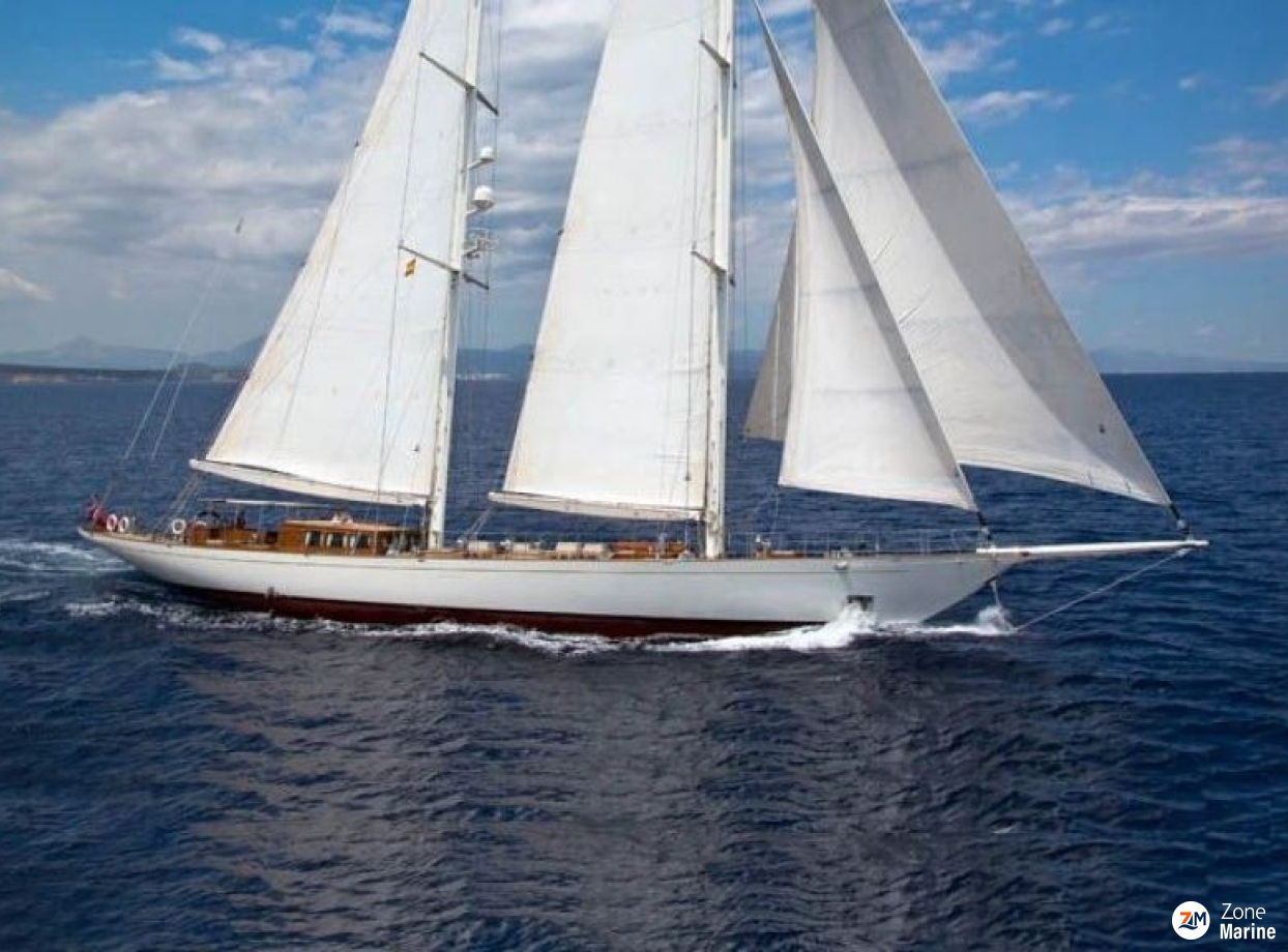 Grand Voilier traditionnel classique 2 mats de 48 m full voiles tout équipé aménagé pour 8 invités plus équipage