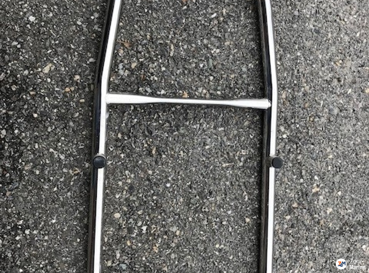 ECHELLE TUBE INOX 75cm x 40cm  environ