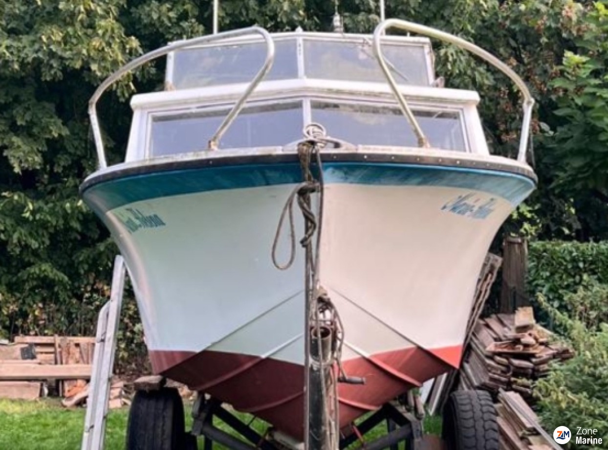 Coronet Cabin Cruiser + remorque – moteur fonctionnel