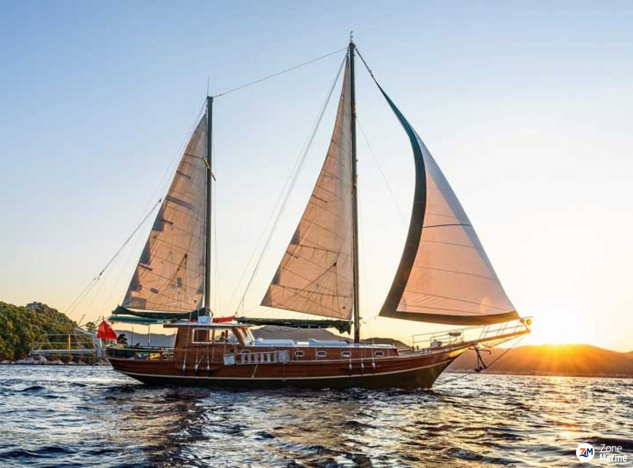 Goelette de 19 m3 cabines pour 6 invités rénovée en 2013