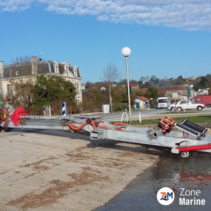 CHANTIER NAVAL LES PIEDS AU SEC