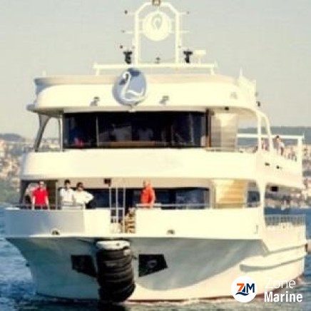 Bateau restaurant de 33 mètres équipé avec terrasse aménagée