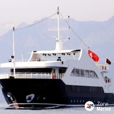 Grand bateau passagers excursion Daily avec restaurant bar évent réceptif de 52 m construit en 2011 