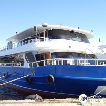 Bateau restaurant 36 m de 2012 pour plus 450 passagers dont minimum 250 couverts