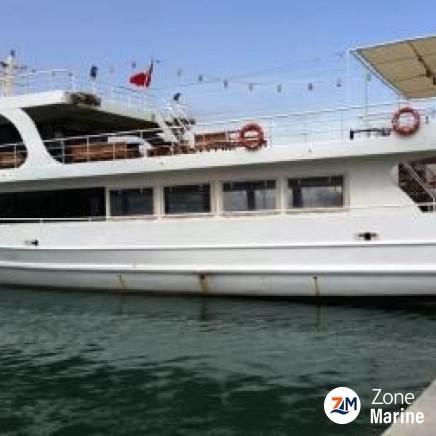 Bateau restaurant passagers de 24 m année 2017 tout équipé pour des repas croisières de 150 couverts