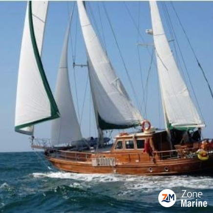 Voilier motorisé de type goélette coque en acier de 18 m full voiles conçue pour navigation hauturière avec CE Cat A