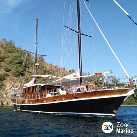 Ketch de 25 m avec 6 cabines doubles pour 12 invités hors équipage rénover en 2014