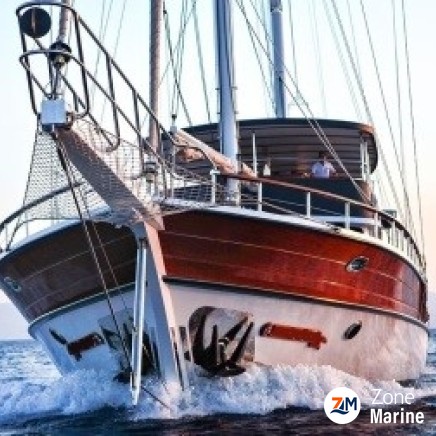 Superbe Méga ketch de 36 m avec Flybridge et Lounge 8 cabines pour 16 invités rénové en 2018
