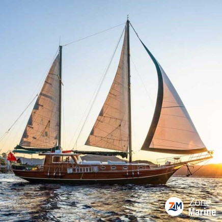 Goelette de 19 m3 cabines pour 6 invités rénovée en 2013