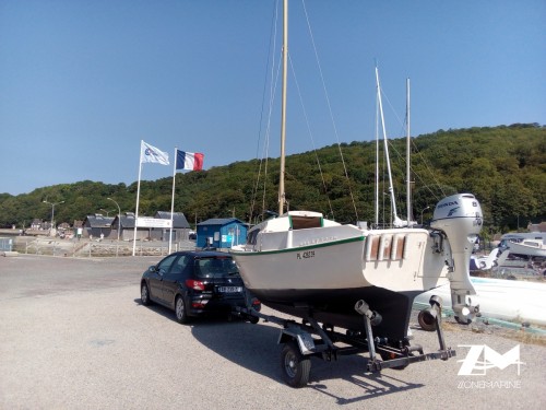 Bateau pêche promenade voile et moteur 