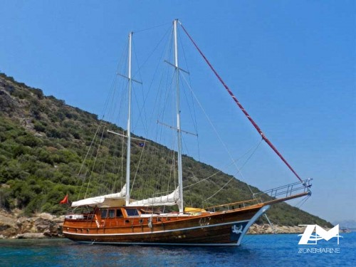 Superbe goélette type ketch de 28 m catégorie luxe avec 6 cabines pour 12 invités totalement rénovéeen 2016