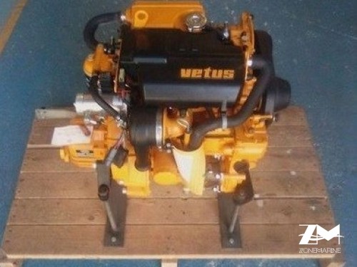 Moteur Vétus M2.18 neuf, 16 Cv à 3 600 T/mn avec inverseur TMC 40 réduction 2/1