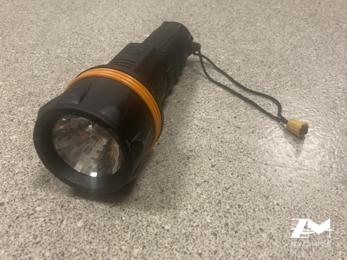 Lampe torche noire 