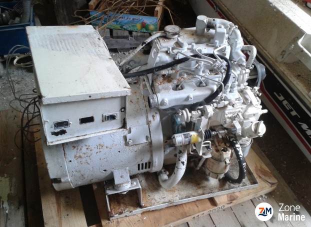 Génerateur marin Onan 6.5 MDKDP29239C. 900 heures.