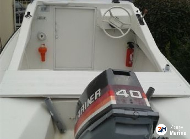 Bateau +moteur + remorque
