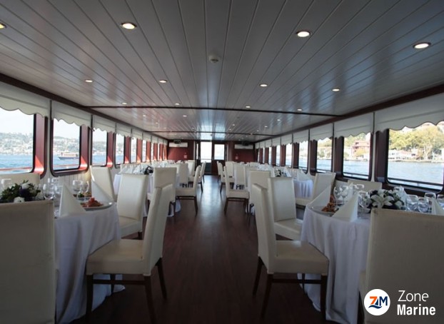 Bateau restaurant passagers de 32 m une construction en acier certifié de 2009. Rénové en 2017