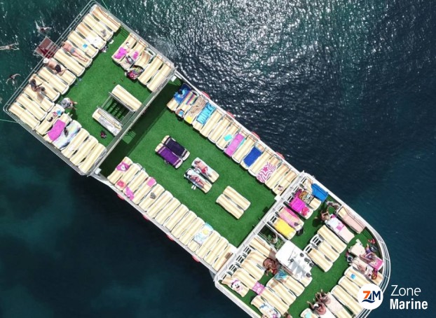 Bateau d'excursion Touristique à vision sous marine panoramique de 26m année 2016