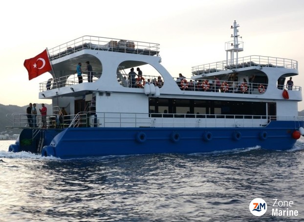 Bateau d'excursion Touristique à vision sous marine panoramique de 26m année 2016