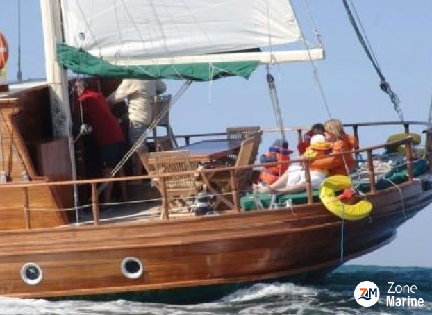 Voilier motorisé de type goélette coque en acier de 18 m full voiles conçue pour navigation hauturière avec CE Cat A