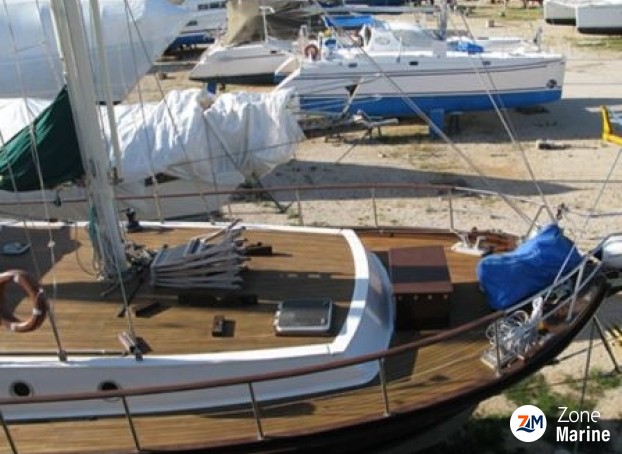 Voilier motorisé de type goélette coque en acier de 18 m full voiles conçue pour navigation hauturière avec CE Cat A
