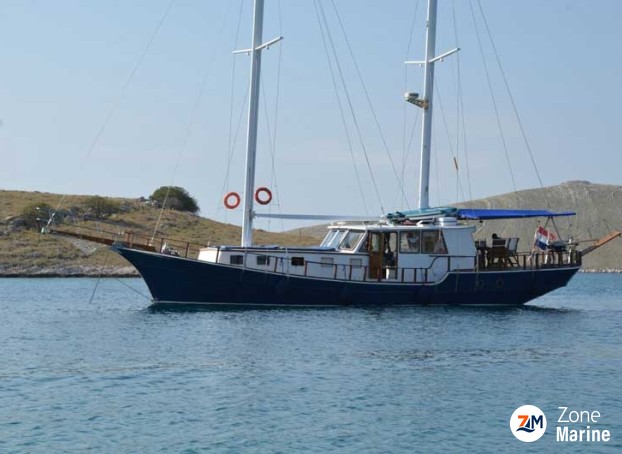 Goélette rénové de 20 m tout équipé 6 cabines pour 12 invités. Moteurs 2 x 140 HP Volvo. Flag Croatie