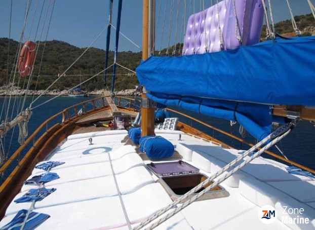 Ketch de 23 m avec 5 cabines pour 10 invités rénové en 2011