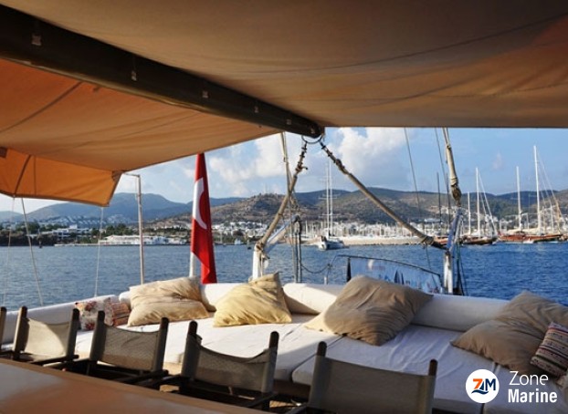 Superbe grand ketch de 32 m avec 8 cabines rénové en 2013 et 2019. Full voiles et moteurs 2 x 315 CV Caterpillar