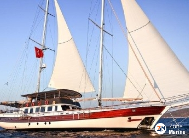 Superbe Méga ketch de 36 m avec Flybridge et Lounge 8 cabines pour 16 invités rénové en 2018