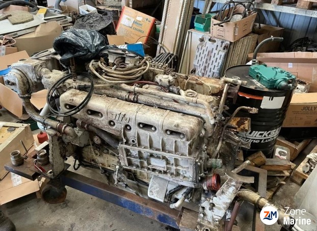 Moteur Iveco 300cv 8210SRM45