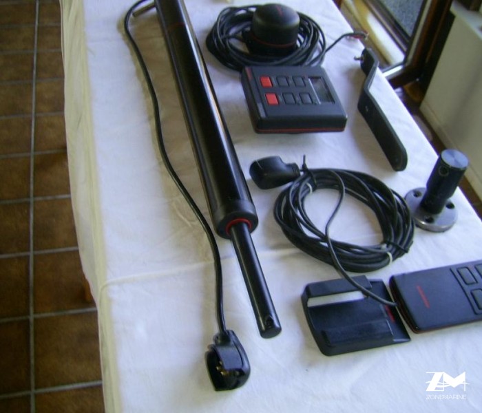 SYSTÈME PILOTE AUTOMATIQUE AUTOHELM ST4000 POUR VOILIERS