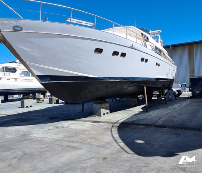Motor-Yacht 
