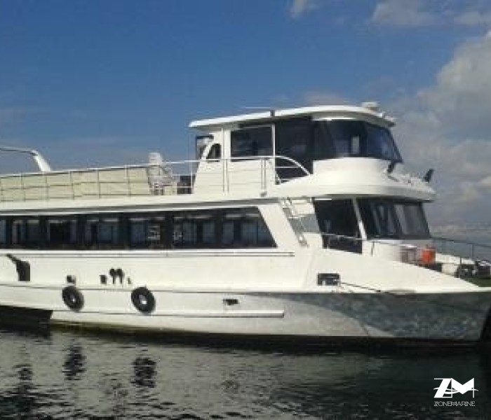 Bateau restaurant 120 passagers de 22 m rénovation en 2009 et 2016