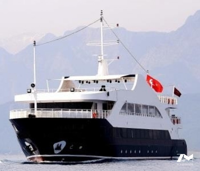 Grand bateau passagers excursion Daily avec restaurant bar évent réceptif de 52 m construit en 2011 