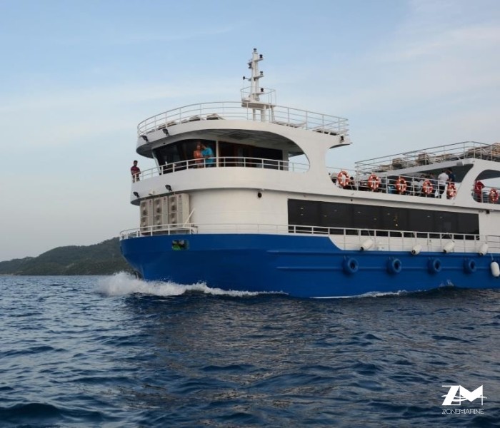 Bateau d'excursion Touristique à vision sous marine panoramique de 26m année 2016
