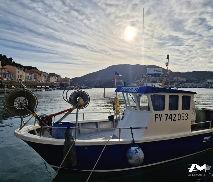 Bateau de peche avec pme et aep barre