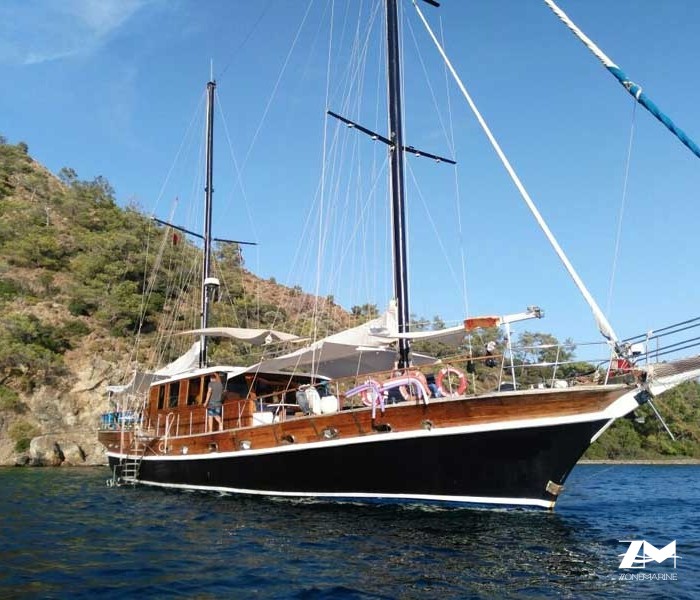 Ketch de 25 m avec 6 cabines doubles pour 12 invités hors équipage rénover en 2014