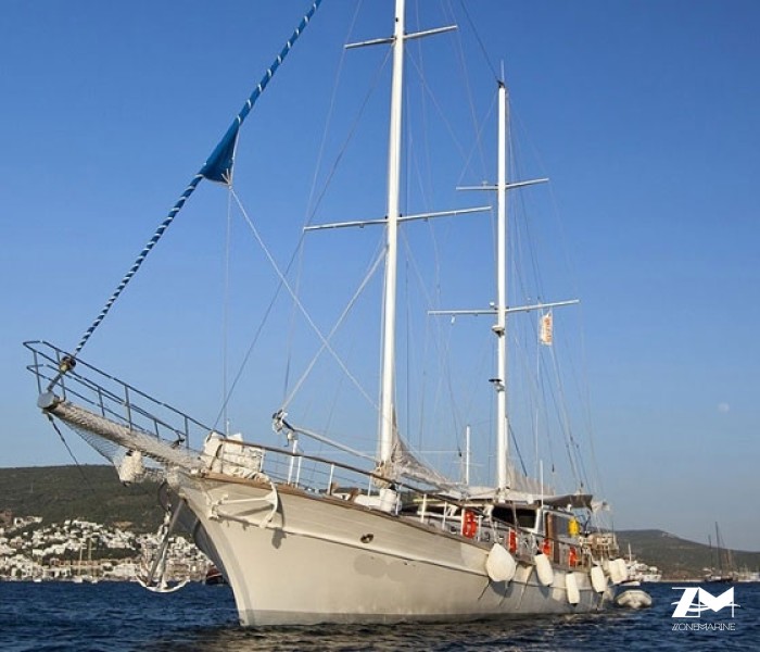 Superbe grand ketch de 32 m avec 8 cabines rénové en 2013 et 2019. Full voiles et moteurs 2 x 315 CV Caterpillar