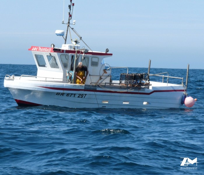 Bateau polyester 8,40m avec PME