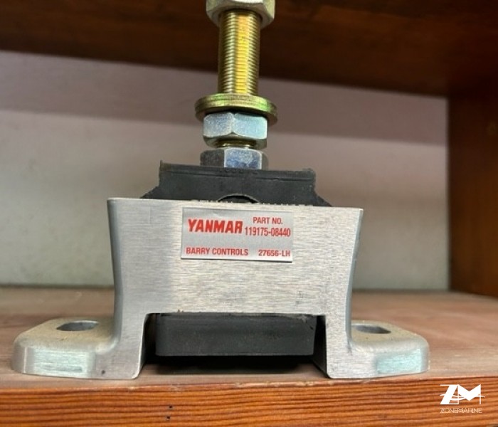 Support moteur Yanmar