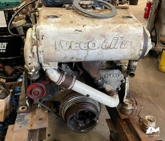 Moteur Iveco 300cv 8210SRM45