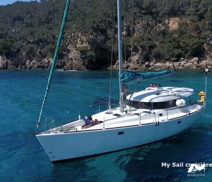 Location monocat Atoll 43 - 4 cabines - Var